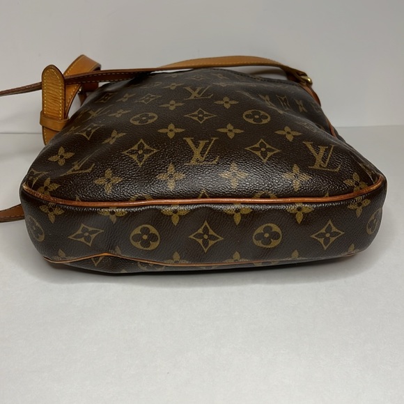 Louis Vuitton Monogram Odeon - Picture 5 of 16